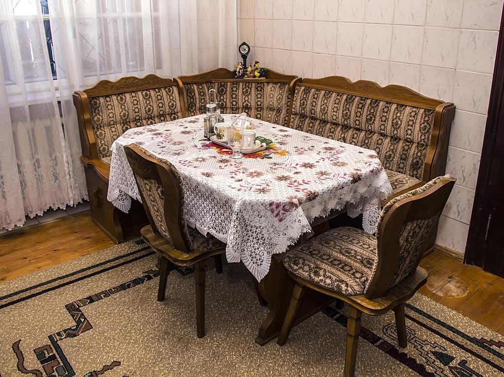 Vip-Apartments Angel Palas チェルニウツィー エクステリア 写真